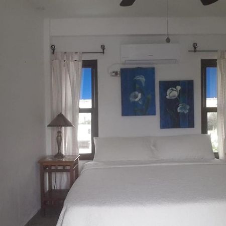 Hotel Y Restaurante Cesar Mariscos Tela Εξωτερικό φωτογραφία