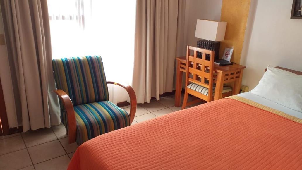 Hotel Y Restaurante Cesar Mariscos Tela Εξωτερικό φωτογραφία