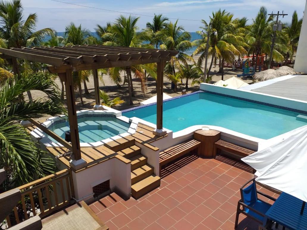 Hotel Y Restaurante Cesar Mariscos Tela Εξωτερικό φωτογραφία