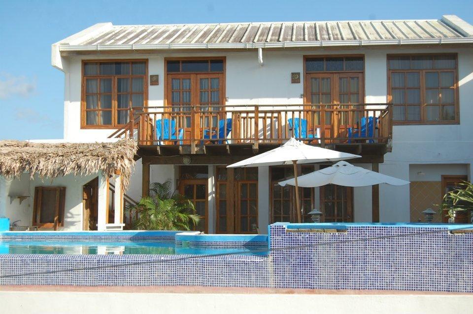 Hotel Y Restaurante Cesar Mariscos Tela Εξωτερικό φωτογραφία
